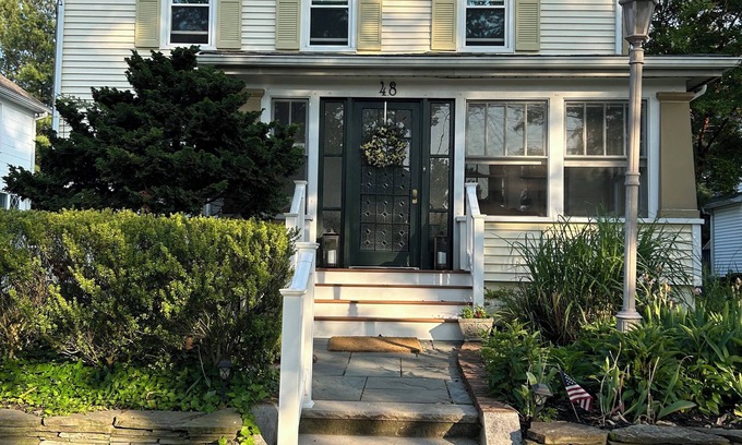 Fair Haven House | Comfortable 3-bedroom house in Red Bank, close to town, restaurants and beaches