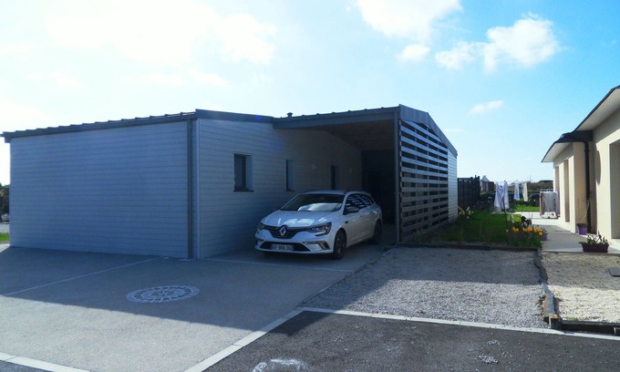 Santec House | Comfortable 3-star holiday rental, 150m from the sea.