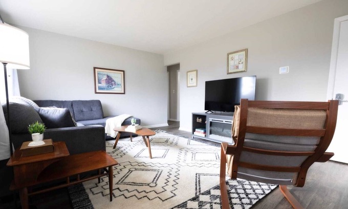 Berea House | Comfortable 3BR Home|Garage in Berea Sleeps to 6!