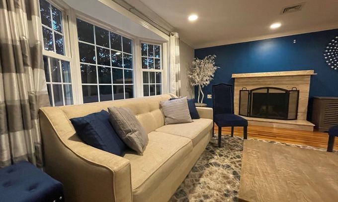 Weston House | Comfortable 4 Bedroom Home with a Large Deck