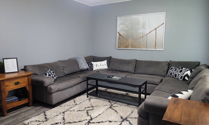 Whittaker House | Comfortable 4 Bedroom/1.5 Bathroom Home