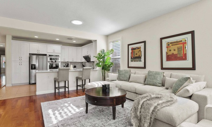 Lower Peters Canyon House | Comfortable 4BR Living｜Serene Patio｜Home Office｜Community Pool Access #41333