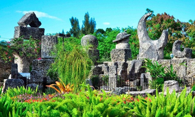 Florida City House | Comfortable Accommodation Minutes away from Coral Castle Museum! Free Breakfast!