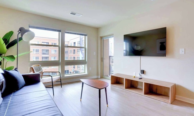 Jefferson Manor Apartment | Comfortable Alexandria Apt W Pool
