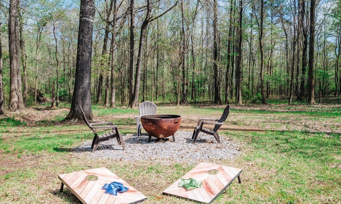 Sturgis House | Comfortable and Cozy Cabin in the Wood