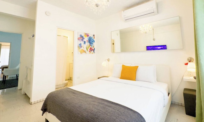 Aibonito Hostel | Comfortable and Elegant Aibonito Hotel/FREE PARKING & WIFI/GOOD AREA - 208