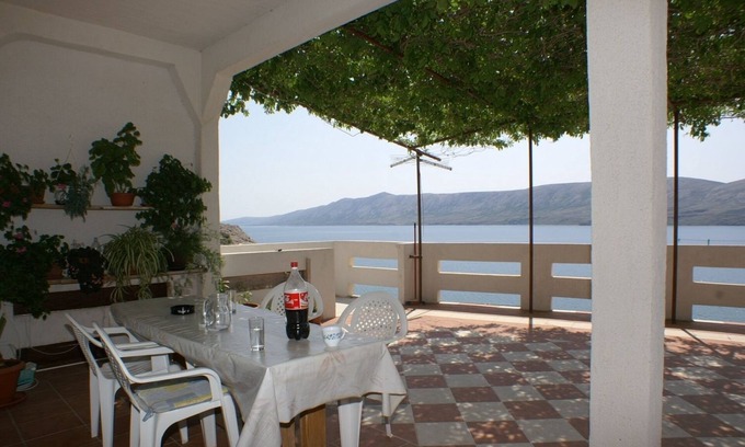 Zubovici Apartment | Comfortable and spacious apartment near beach Zubovići, Pag (A-4065-a)