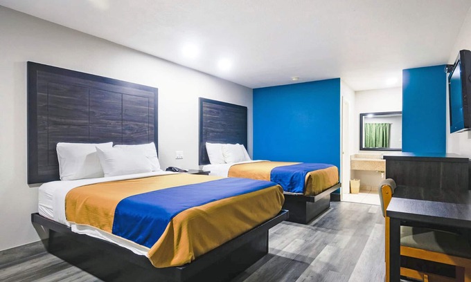 Pledger Hotel | Comfortable and Suiting Stay! Free Breakfast and Parking!
