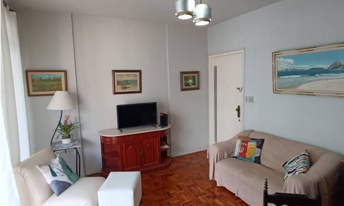 Santos Apartment | COMFORTABLE APARTMENT GONZAGA WITH BALCONY VIEW OF THE SEA IN THE BEST SPOT ON CANAL 3 BEACH