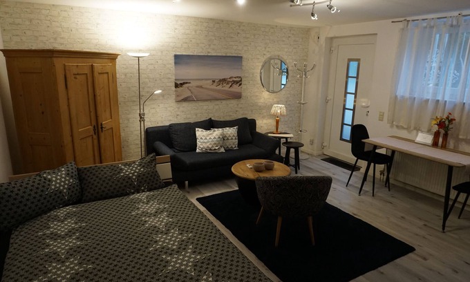 Pentling Apartment | Comfortable apartment 34sqm, separate entrance, with free time u. lay quiet