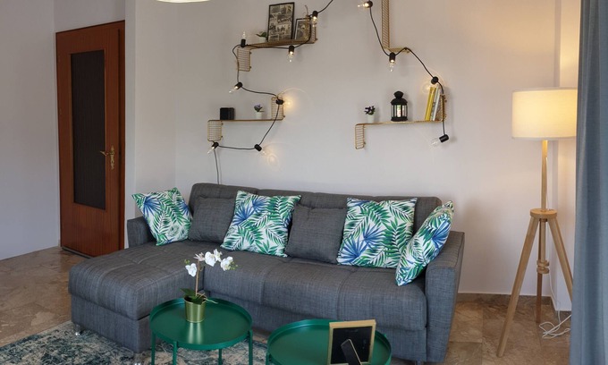 Livadhia House | Comfortable Apartment with mountain view