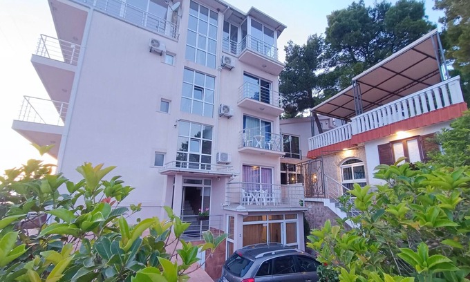Susanj Apartment | Comfortable apartment with sea view