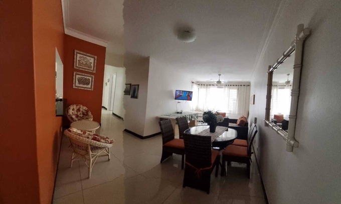 Jardim Sao Miguel Apartment | Comfortable apartment with parking, 190 meters from Enseada beach.