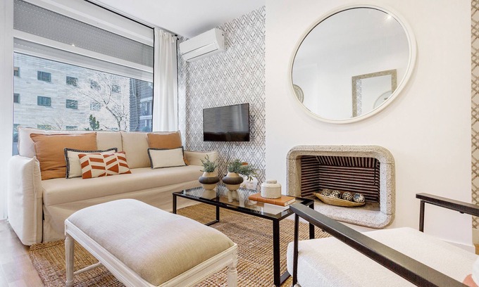 Jeronimos Apartment | Comfortable Apartment with Terrace near Retiro Park. Retiro II