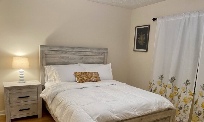 Lilburn House | Comfortable beds - 25 mins to Midtown Atlanta