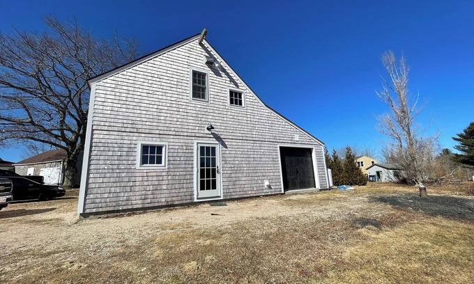 Brooksville House | Comfortable & Charming 2-bedroom barn in peaceful Brooksville with Waterfront
