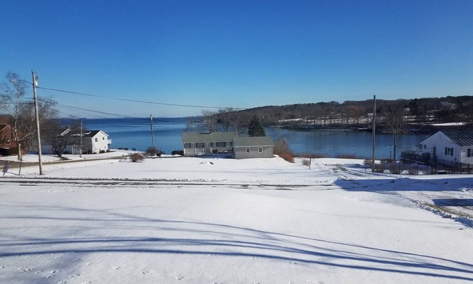 Owls Head House | Comfortable, Close to Town Home, with Oceanview.
