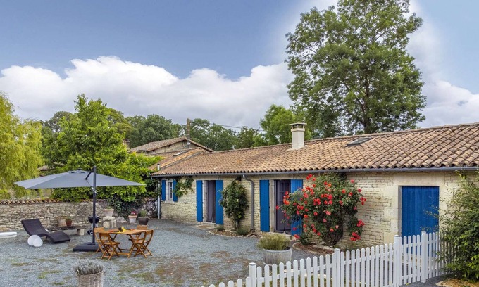 Brulain Cottage | Comfortable cottage in the heart of Poitou-Charentes close to Niort