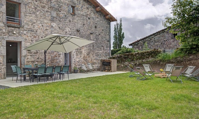 Gumieres Cottage | Comfortable Country House for 10 with Wifi
