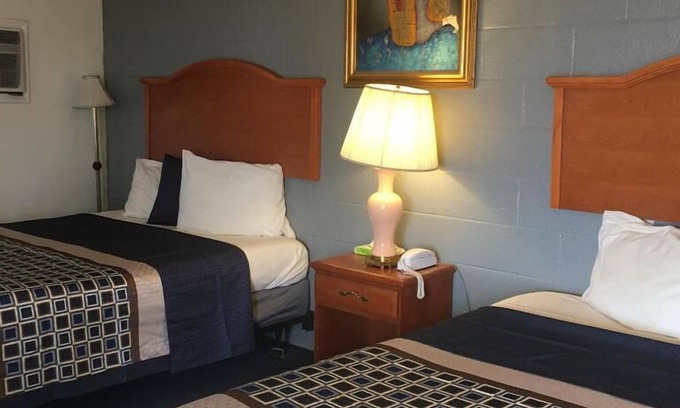 Fairview Hotel | Comfortable Countryside Stay at Knights Inn Fairview! 2 Budgget-friendly Units