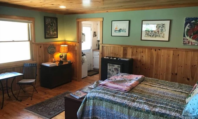 West Point Apartment | Comfortable & Cozy Getaway on Casco Bay