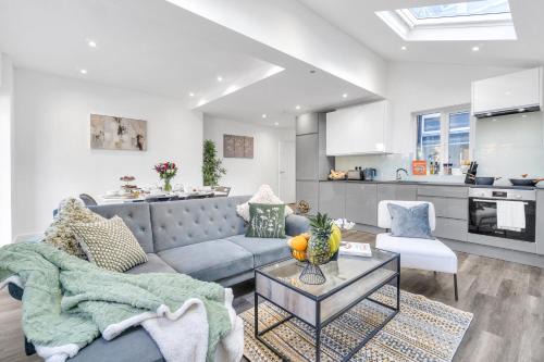 West Hendon Apartment | Comfortable & Deluxe 2 Bedroom Flat in Hendon