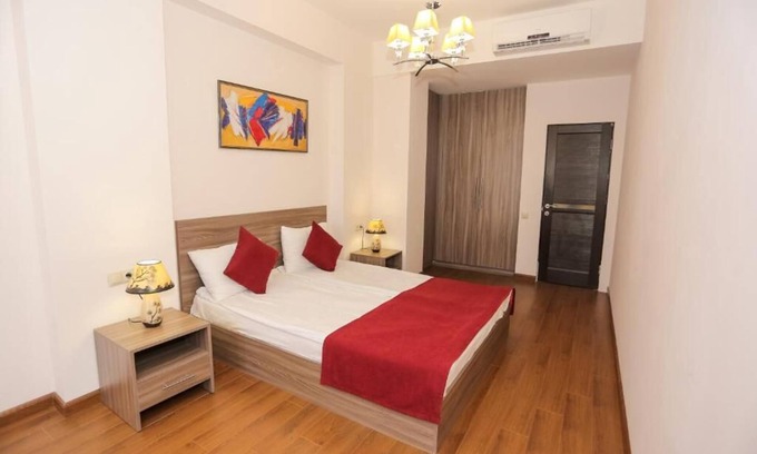 Kentron Apartment | Comfortable Deluxe Apartment In the City Center