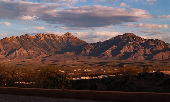 Desert Hills Estates House | Comfortable Desert Hideaway with a Beautiful Unobstructed Mountain View
