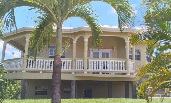 Vieux Fort Quarter House | Comfortable DIY Island Home