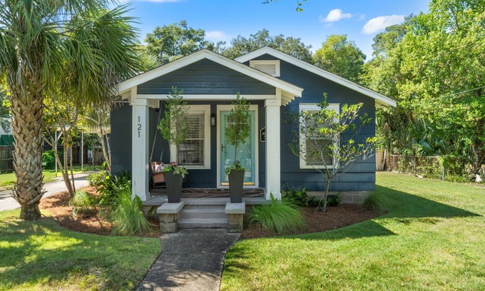 South Pensacola House | Comfortable Downtown Pensacola Stay Pet Friendly Yard Fire Pit Game Room