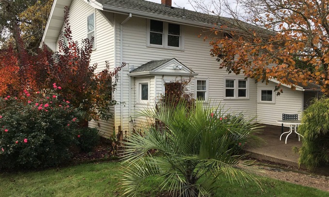 Silverton House | Comfortable farm house just outside Silverton