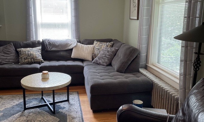 South Amherst House | Comfortable farmhouse in South Amherst