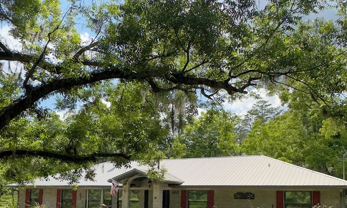 Melrose Other | Comfortable Farmhouse Retreat Near Lake Santa Fe: Sleeps 16!