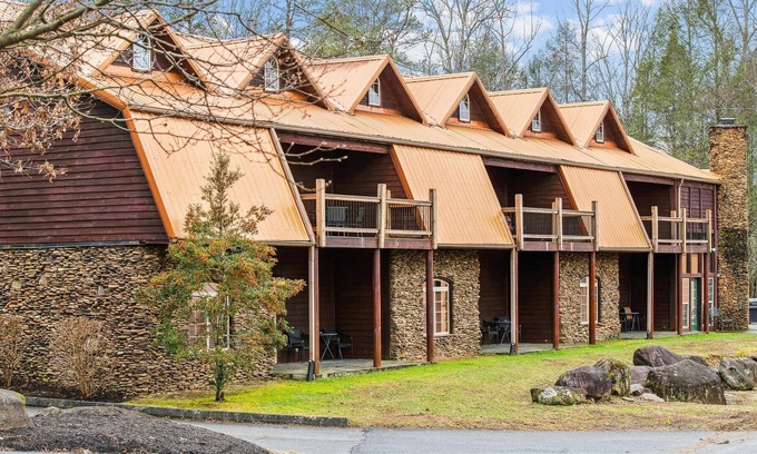 White Oak Lodge Condo | Comfortable, First Floor Condo with Easy Access