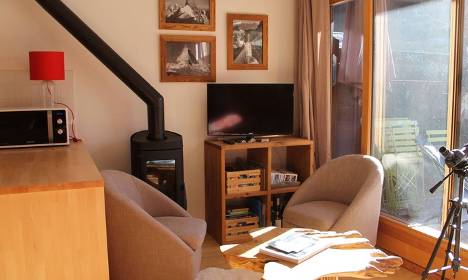 Le Lavancher Apartment | Comfortable Apartment With Terrace In Chamonix