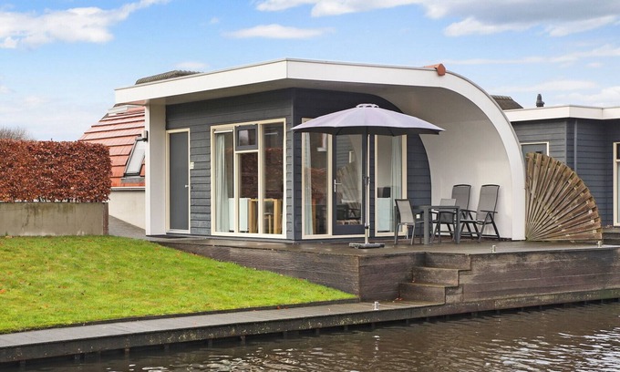 Midlaren Cottage | Comfortable ground-floor 2-person bungalow