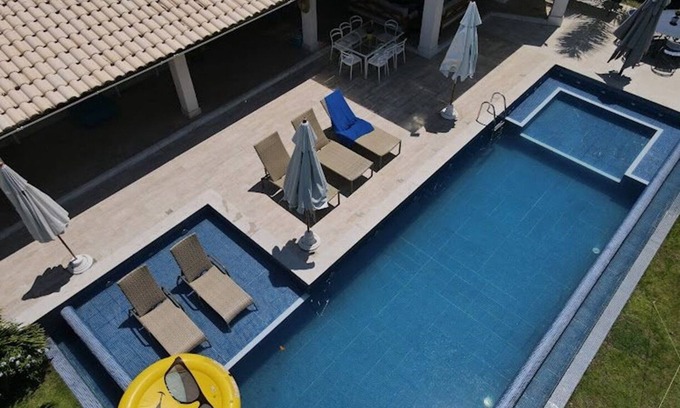 Guarajuba House | Comfortable Guarajuba House Facing the Sea 5/4. 18 beds. Consult!