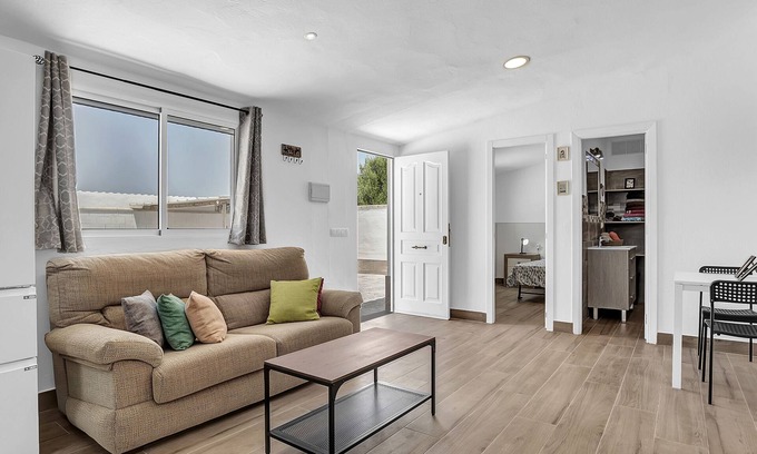 Barbate House | Comfortable Holiday Apartment "Loft Rural" with Terrace