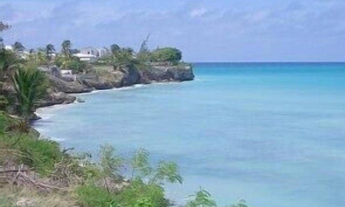 Enterprise House | Comfortable Holiday Home with Pool in Perfect Location : Miami Beach + Freights