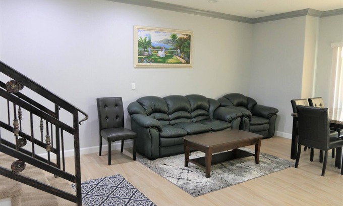 Hermosa Village Condo | Comfortable Home 3-bedroom condo in delightful Anaheim with AC
