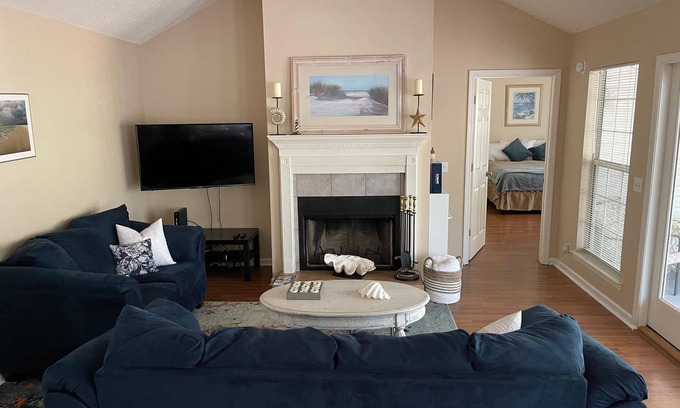 Brunswick House | Comfortable Home 7 miles from Jekyll Island Entrance