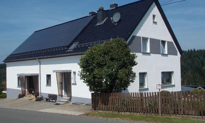 Tettscheid House | Comfortable home with large sunny garden in beautiful surroundings