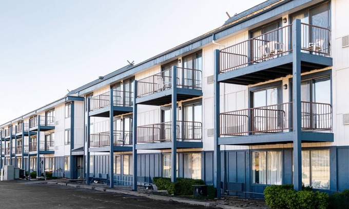 Wisconsin Dells Hotel | Comfortable Hotel Room @ Polynesian Hotel