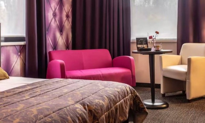 Zevenbergen Hotel | Comfortable Hotel Room in Zevenbergen – Near Moerdijk Port, Parking & Dining
