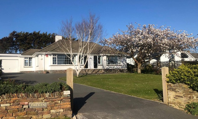 Constantine Bay House | Comfortable House In Lovely Holiday Area With Everything You Require!