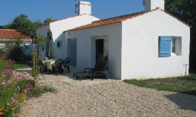 Barbatre House | Comfortable house with nice garden between sea and forest, all on foot!