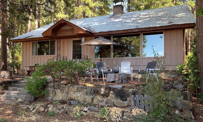 East Shore House | Comfortable Lakefront Home with Magnificent Views
