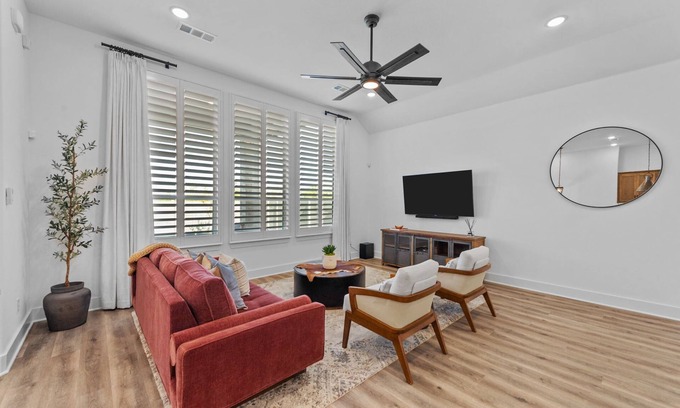Argyle House | * Comfortable Living in Argyle *