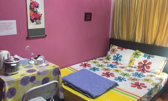 Sembawang House | COMFORTABLE MASTER BEDROOM SUITE FOR THE PROFESSIONAL