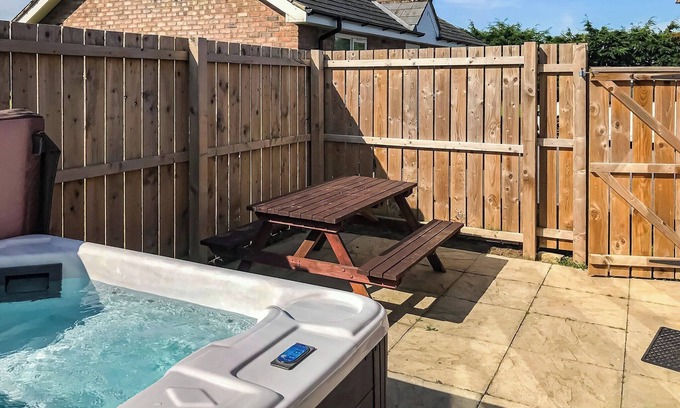 Bridlington Cottage | Comfortable modern cottage with one double and one with adult size bunks.